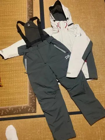 다이와 낚시 의류 우비