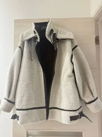 Chico 리버서블 보아 자켓 화이트 브라운