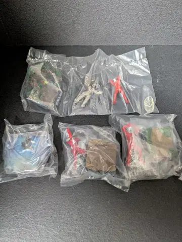 울트라 괴수 명감 4체 세트