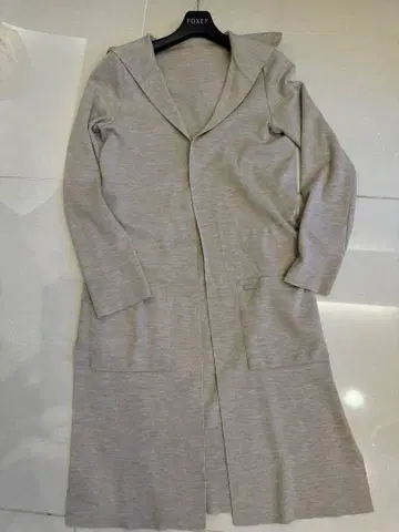 FOXEY 베이지 가디건 긴팔