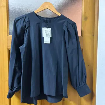 택 포함 새상품 네이비 플레어 실루엣 긴팔 셔츠 38