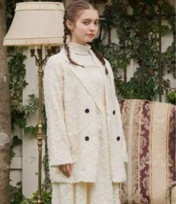 Treat Urself 여성용 페더 테일러드 자켓