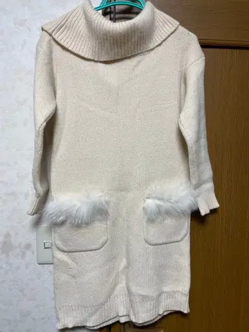 질스튜어트 아이보리 터틀넥 니트 드레스