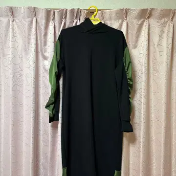 오즈모시스 후드 부착 원피스