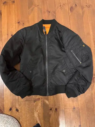 컨디션 최상 ALPHA MA-1 M 사이즈 블랙 플라이트 자켓