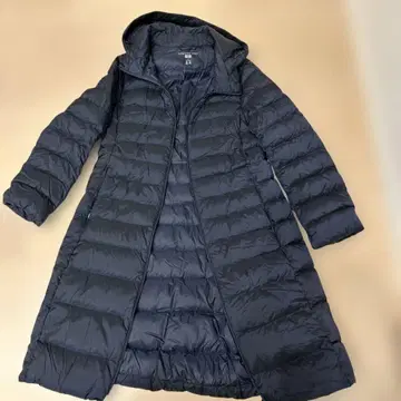 유니클로 울트라 라이트 다운 롱 코트 네이비