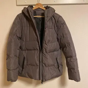 후드 부착 다운 자켓 브라운