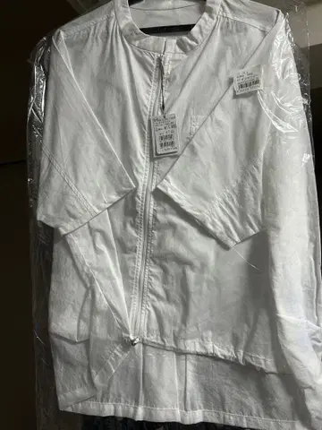 화이트 반팔 집업 자켓