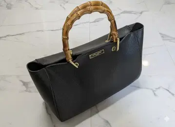KATIE LOXTON 블랙 소가죽 핸드백 대나무 핸들