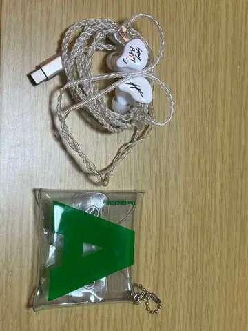 DAY6 데이식스 영케이 이어모니 이어폰 굿즈