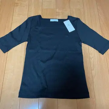 [ 새상품 ] 유나이티드 애로우즈 블랙 리브 니트 T 5부 소매