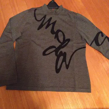 샤미 그레이 긴팔 니트 로고 디자인