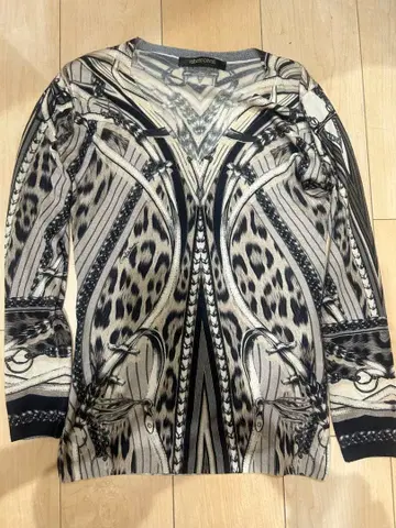 로베르토 카발리 레오파드 무늬 니트