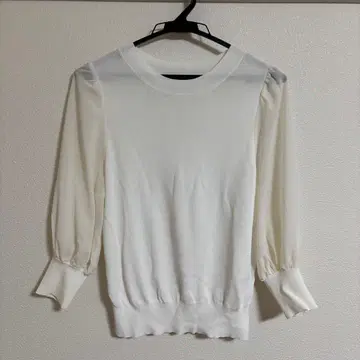 그린 라벨 릴랙싱 화이트 니트 상의