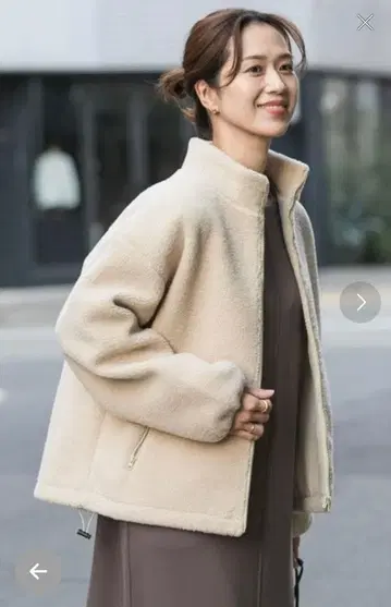 어반 리서치 도어스 스탠드 카라 보아 블루종