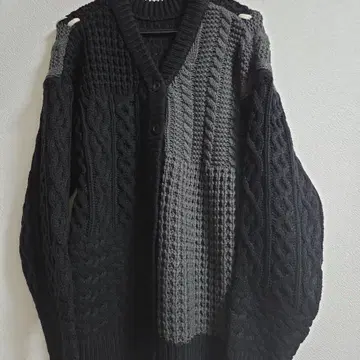 nikoand - 바이컬러 케이블 니트 가디건