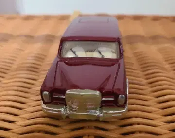 CORGI MERCEDES BENZ 600 PULLMAN