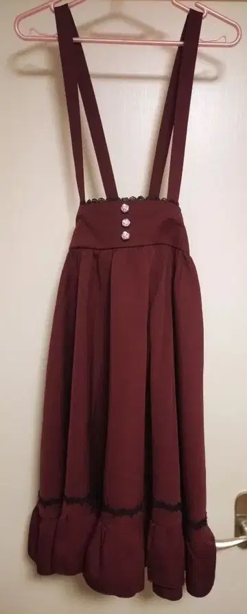 원티파 x 아베일 / 서스펜더 스커트 / 보르도 M 사이즈 / 새상품