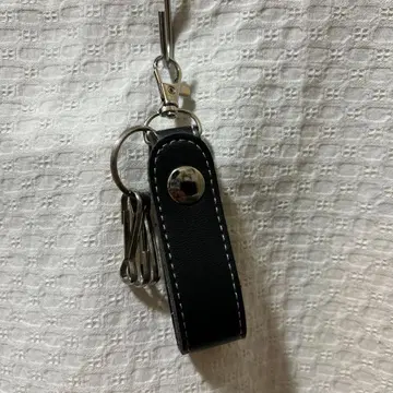 블랙 가죽 키링 스냅 버튼 포함