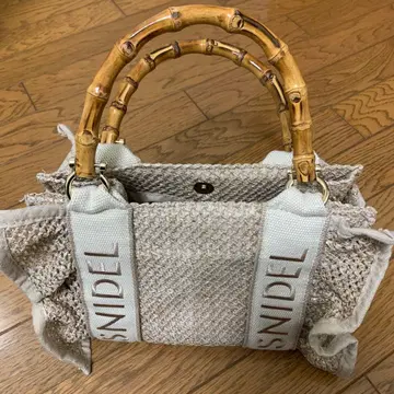 SNIDEL 프릴 디자인 숄더백