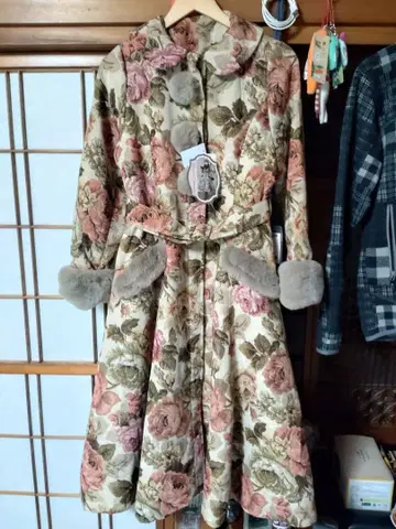 쿠라로리 쿠루미 고블랑 코트 베이지 L 사이즈