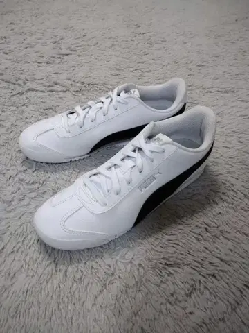 푸마 스니커즈 새상품급 25.0cm Soft FOAM 로고 경량