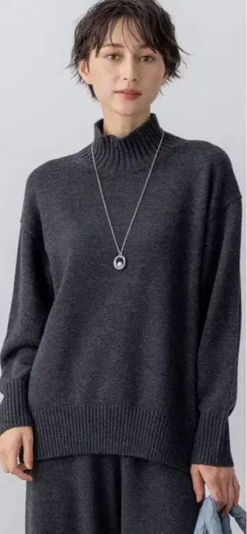 23구 2025aw 캐시미어 블렌드 하이넥 니트 차콜 그레이