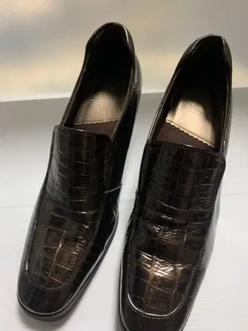 뷰포트 악어 에나멜 웨지솔 22.5cm 3E