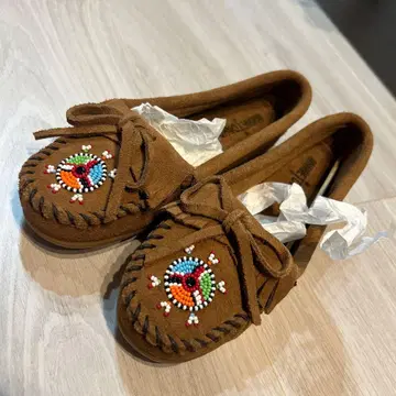 Minnetonka 비즈 장식 브라운 모카신 22.5cm