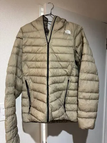 더 노스페이스 베이지 다운 자켓