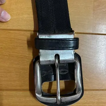 블랙 벨트 심플한 디자인