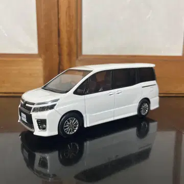 도요타 Voxy 80계 미니카