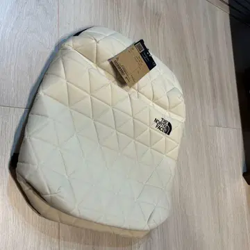 새상품 THE NORTH FACE 퀼팅 백팩 아이보리