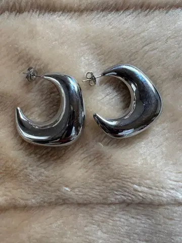 새상품 GALLARDAGALANTE 개럴개런트 실버 귀걸이 인기 완판