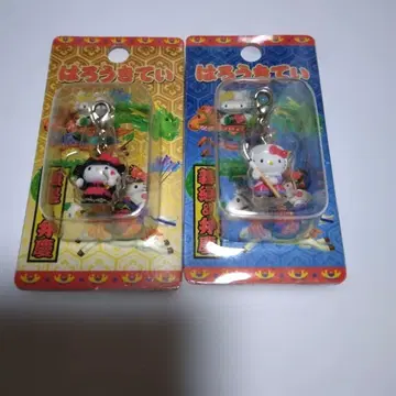 헬로키티 스트랩 포함 피규어 2개 세트