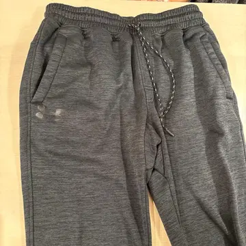 언더 아머 다크 그레이 조거 팬츠