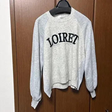 Vin LOIRET 자수 그레이 스웨터