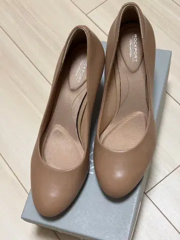 최종 가격 락포트 라운드토 펌프스 베이지 계열 23.5cm