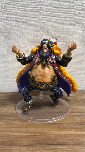 [티치] 원피스 신사황 피규어