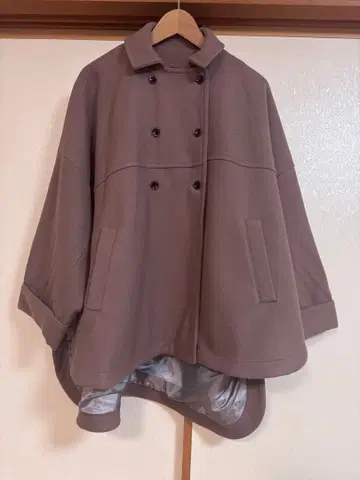 미사용 비어즐리 판초 코트 와이드 실루엣