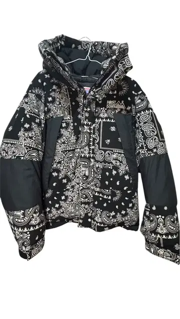 FIRST DOWN 페이즐리 다운 자켓