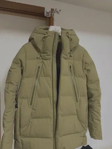 데상트 미즈사와 다운 마운테니아 하프 코트/카키 올테라인