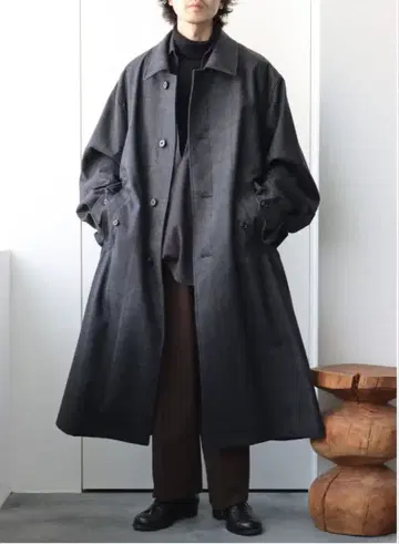 ssstein INVERTED PLEATS BALMACAAN COAT