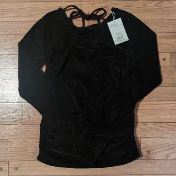 Ungrid 백 오픈 시어 벨로아 롱 슬리브 Tee