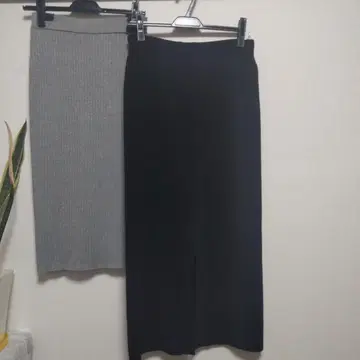블랙 니트 타이트 스커트와 그레이 리브 니트 타이트 스커트 2점