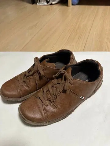 컨커러 브라운 신발