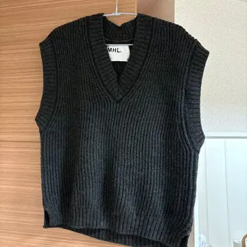 MHL. V넥 니트 베스트
