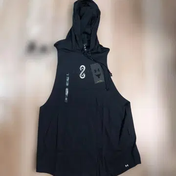 언더아머 후드 부착 탱크탑 블랙