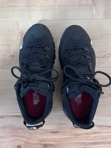 THE NORTH FACE 블랙 트레킹 슈즈