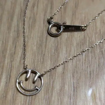 K10 스마일 모티브 목걸이